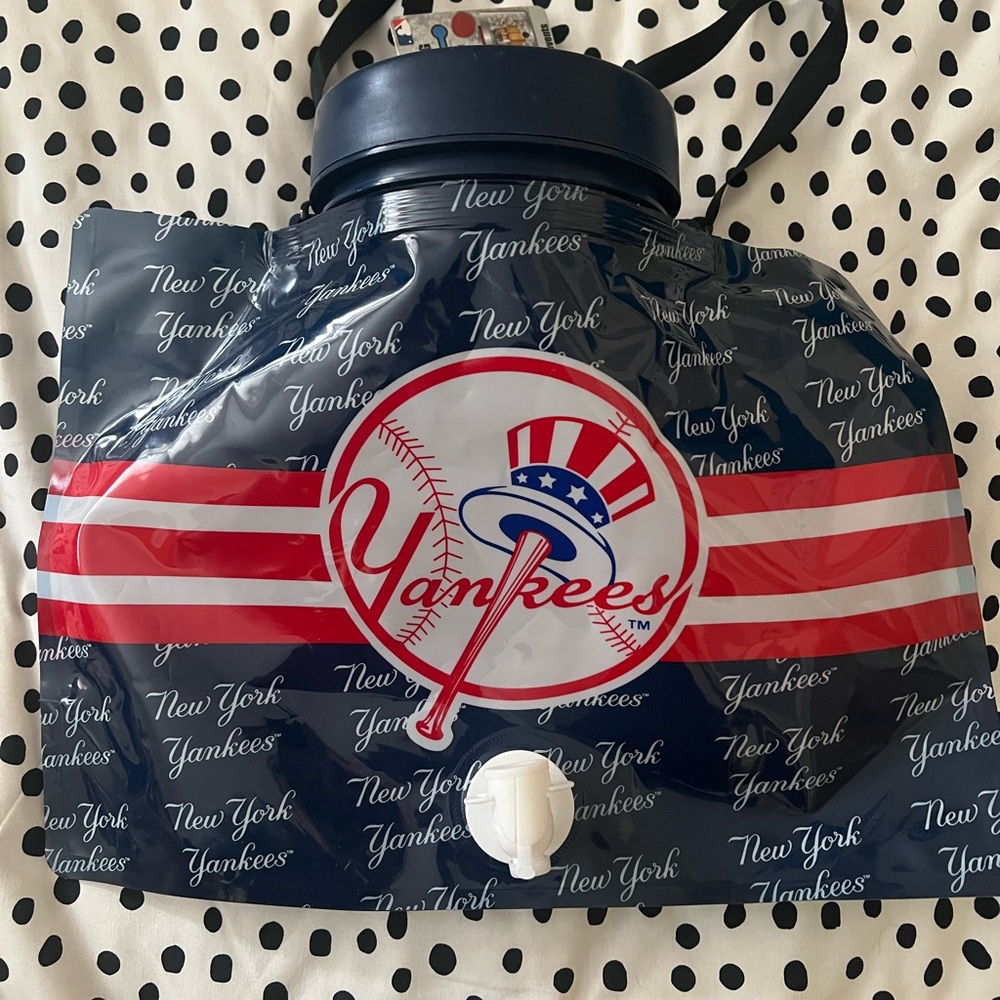 New York Yankees Beverage Dispenser Bag